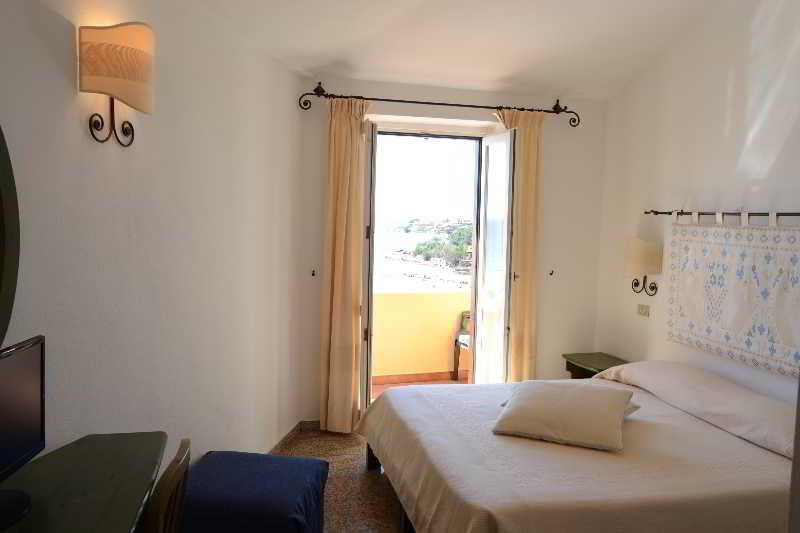 Hotel Castello Golfo Aranci Esterno foto