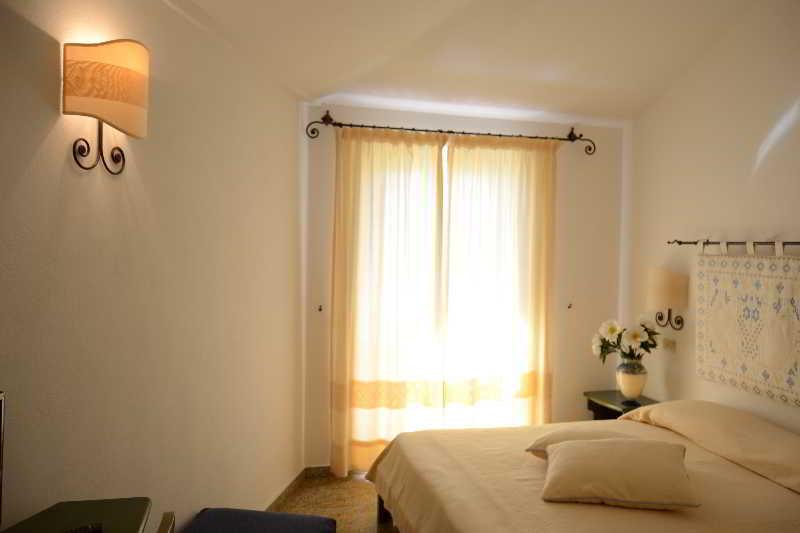 Hotel Castello Golfo Aranci Esterno foto