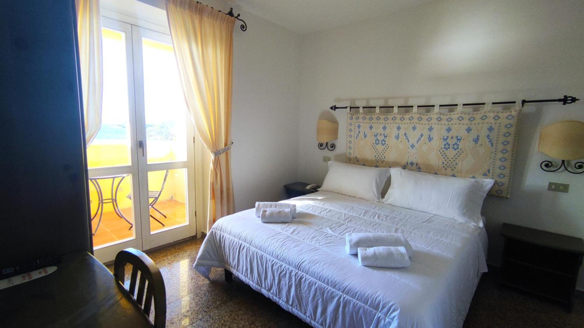 Hotel Castello Golfo Aranci Esterno foto