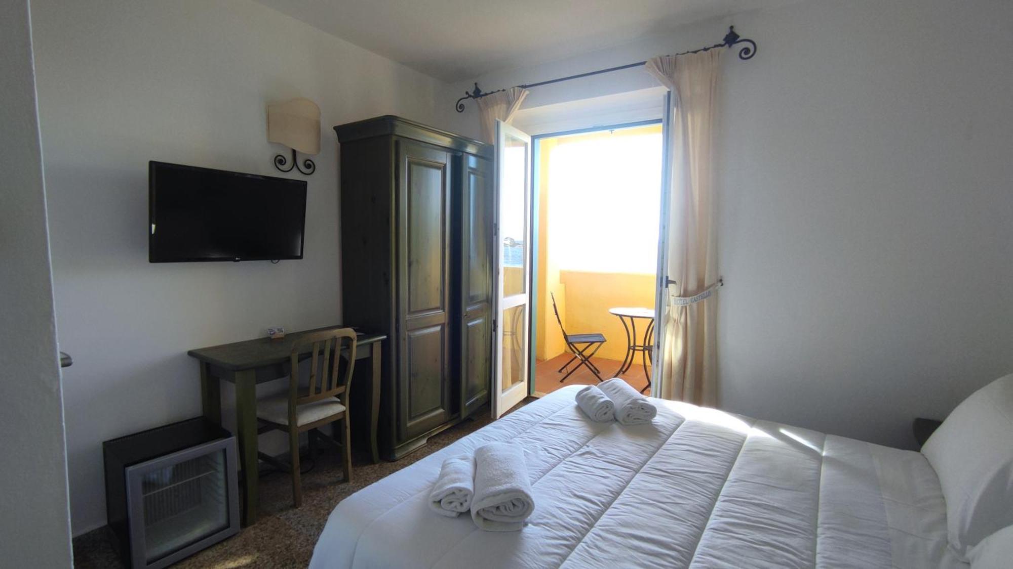 Hotel Castello Golfo Aranci Esterno foto