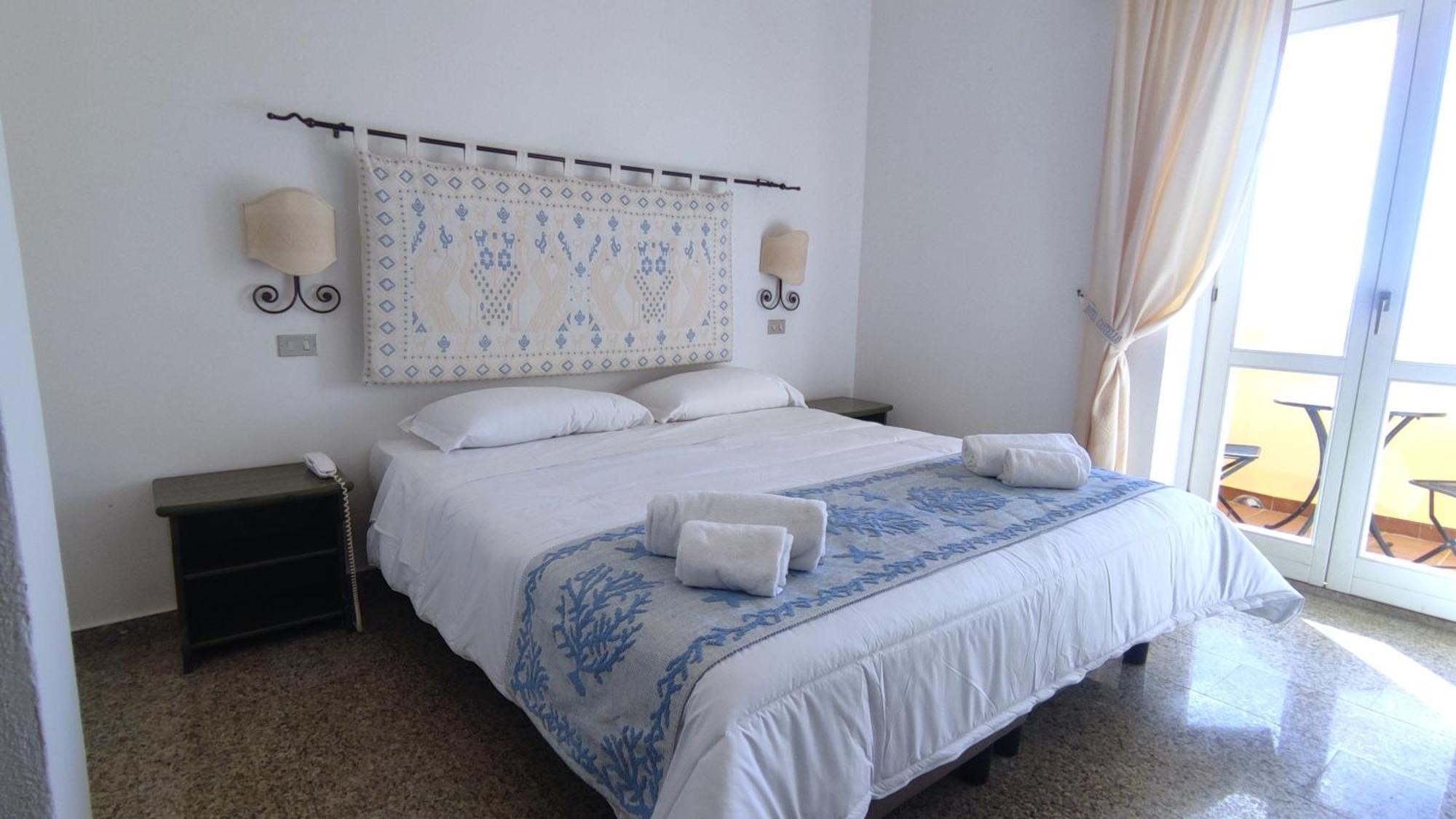 Hotel Castello Golfo Aranci Esterno foto