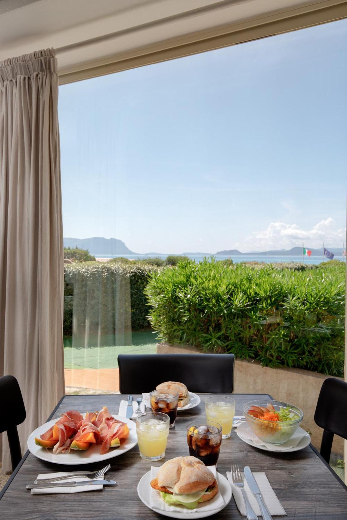 Hotel Castello Golfo Aranci Esterno foto